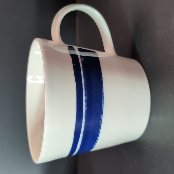 Royal Doulton Pacific set of 4 Blue/White Porcelain Coffee Cups. - Picture 5 of 11